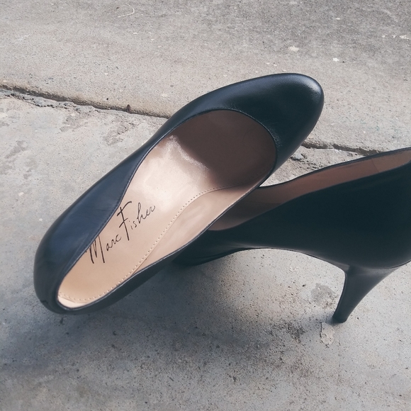 Lot of shoes or will sell individual - Picture 7 of 7